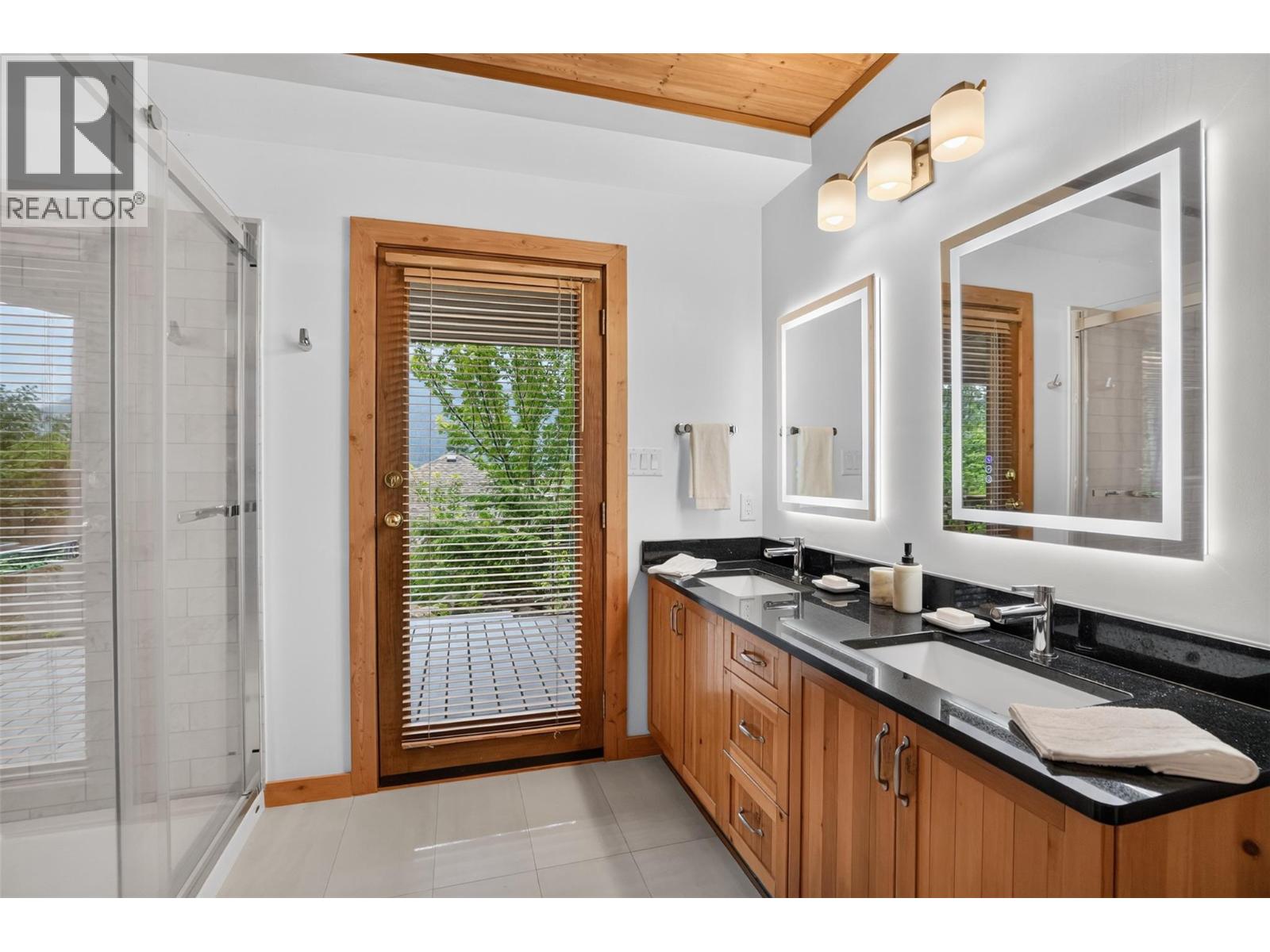 714 REGENT Street - 55