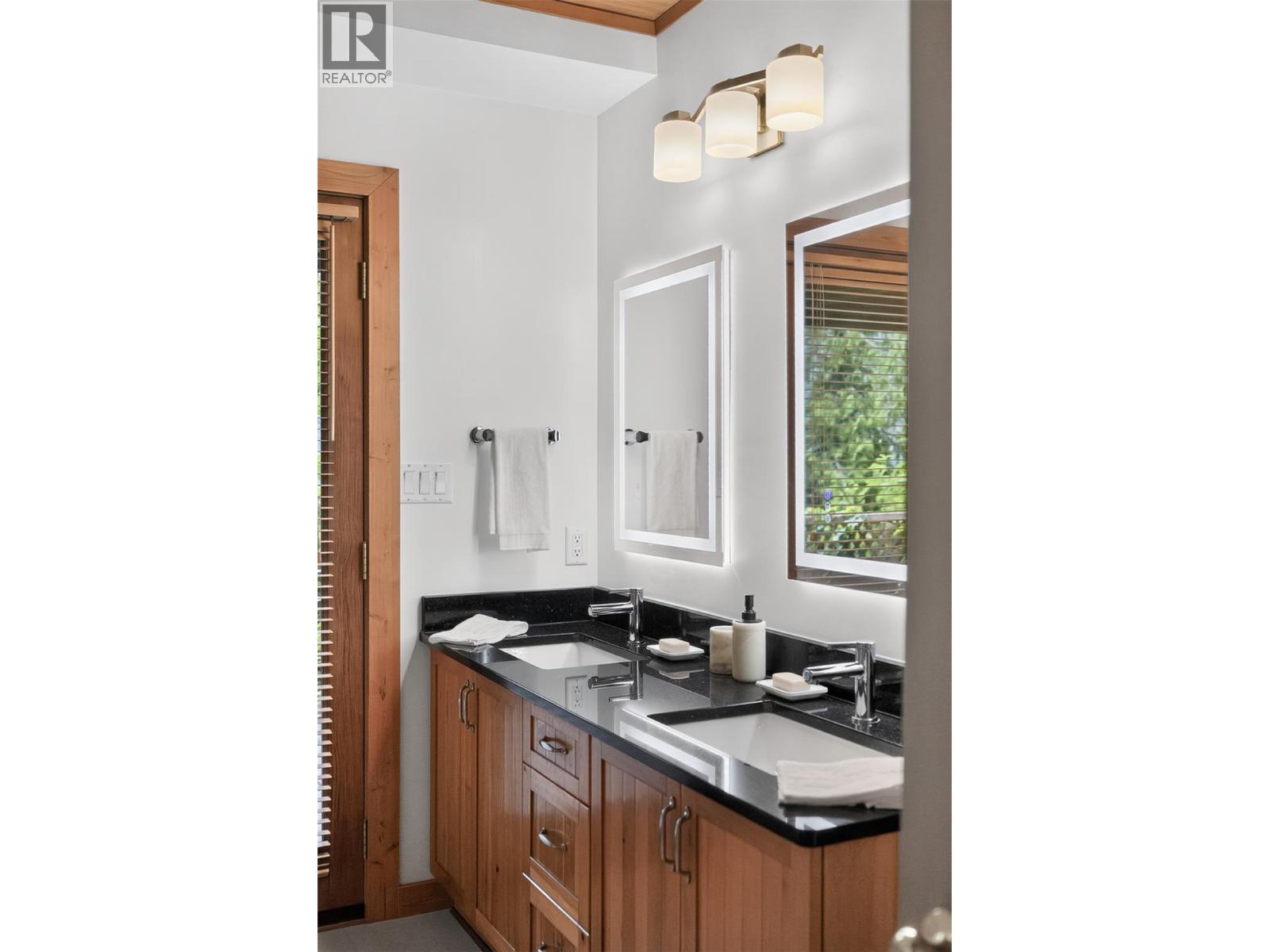 714 REGENT Street - 56