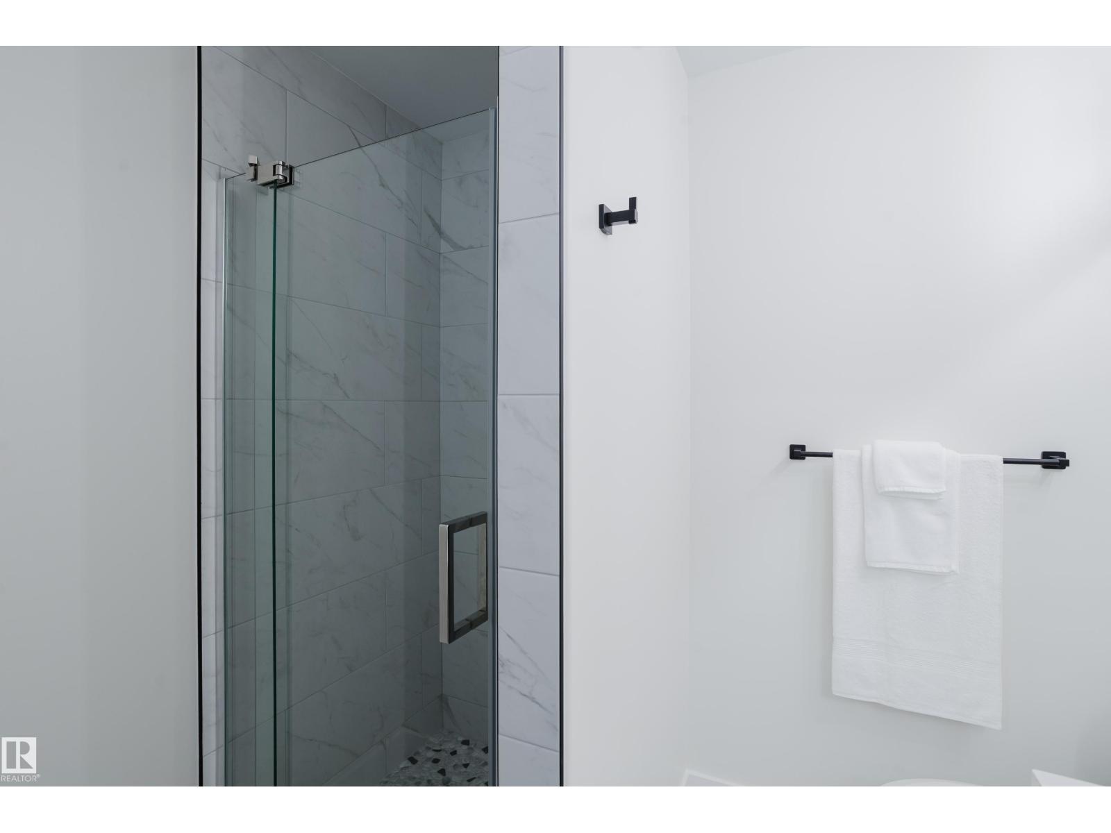 6741 162A AV NW — photo 32