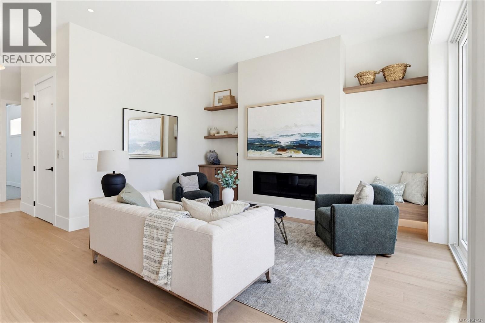 #1 3022 Cadboro Bay Rd - 12