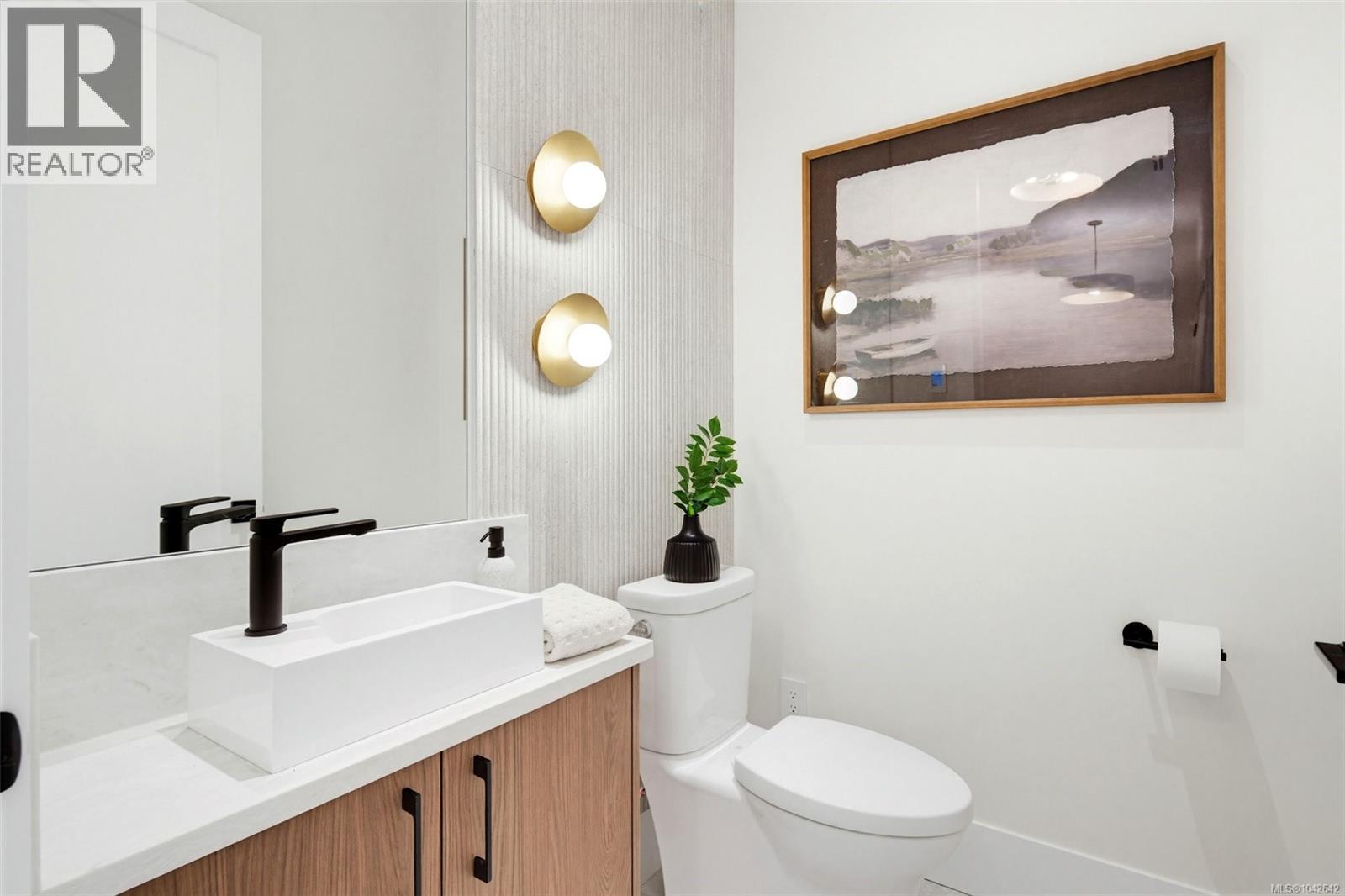 #1 3022 Cadboro Bay Rd - 19