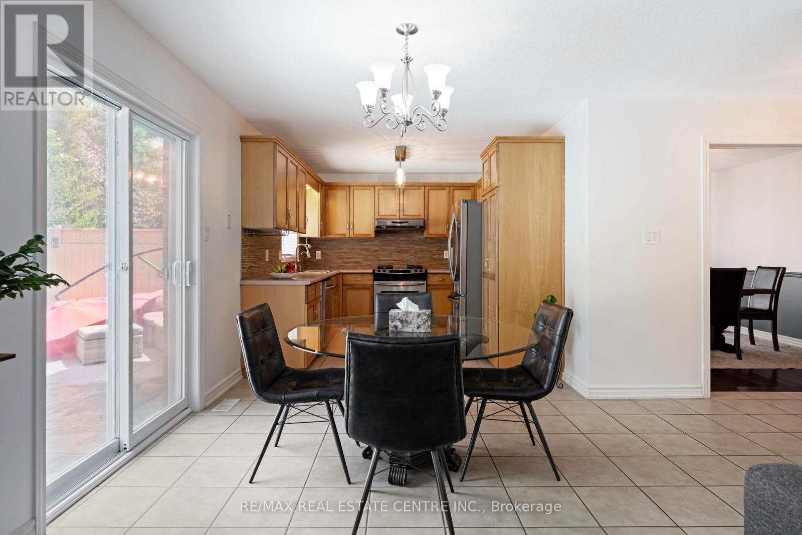 23 CLARKE AVENUE - 12