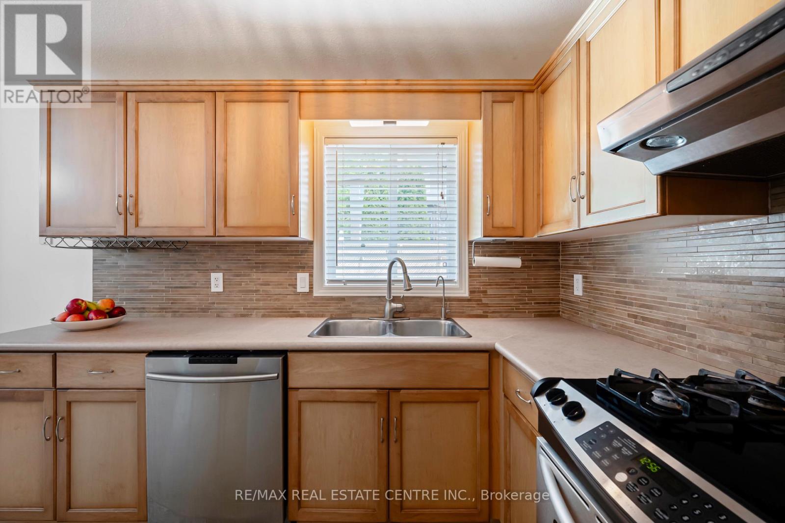 23 CLARKE AVENUE - 13