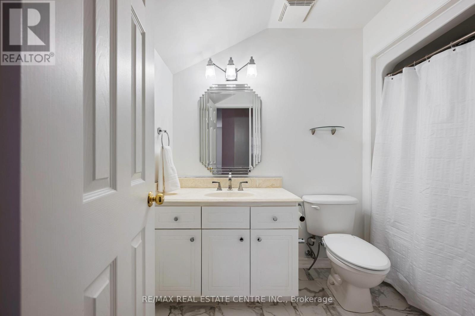 23 CLARKE AVENUE - 22