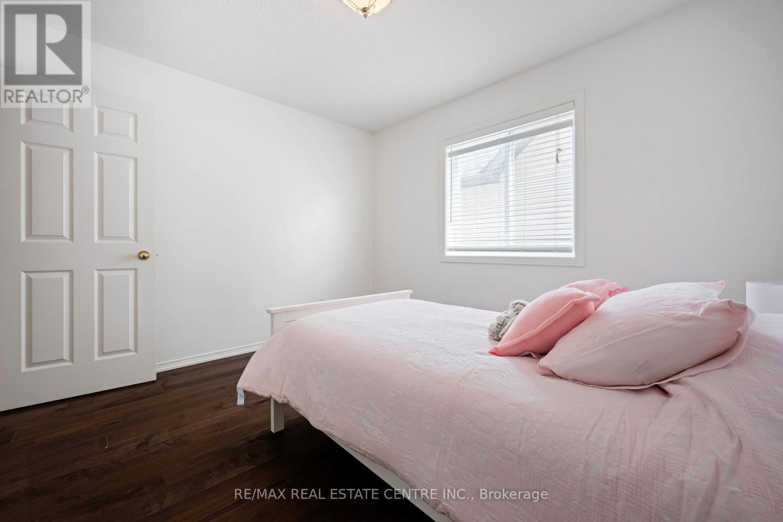 23 CLARKE AVENUE - 28