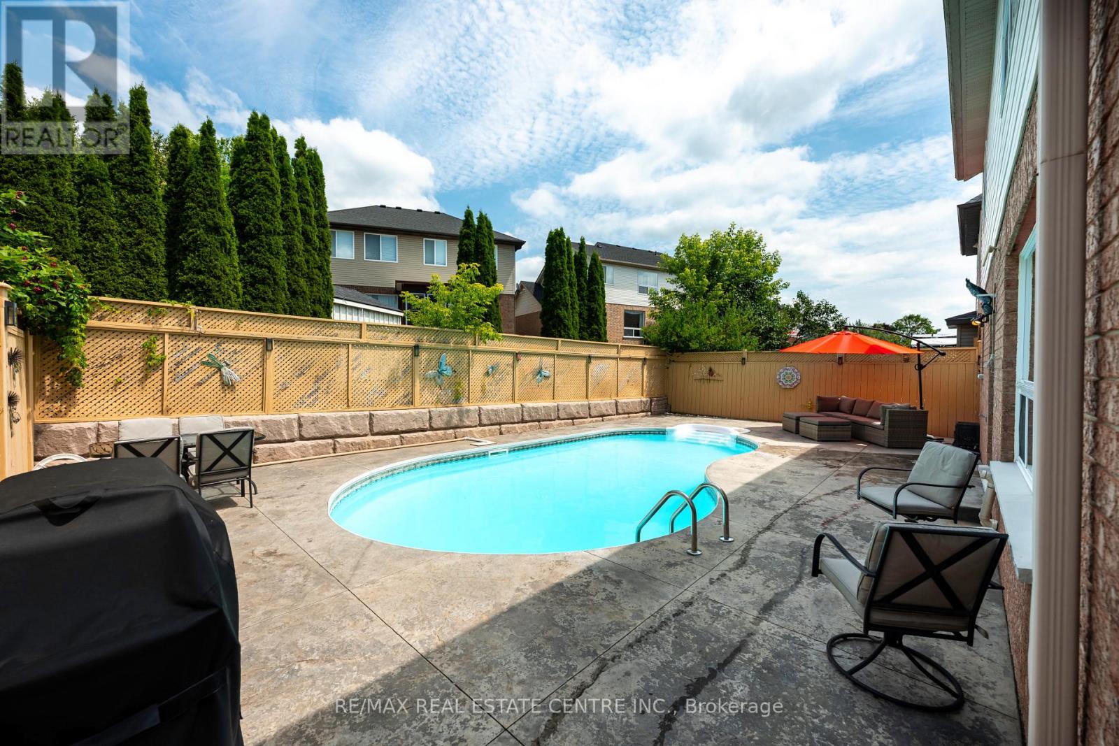 23 CLARKE AVENUE - 40