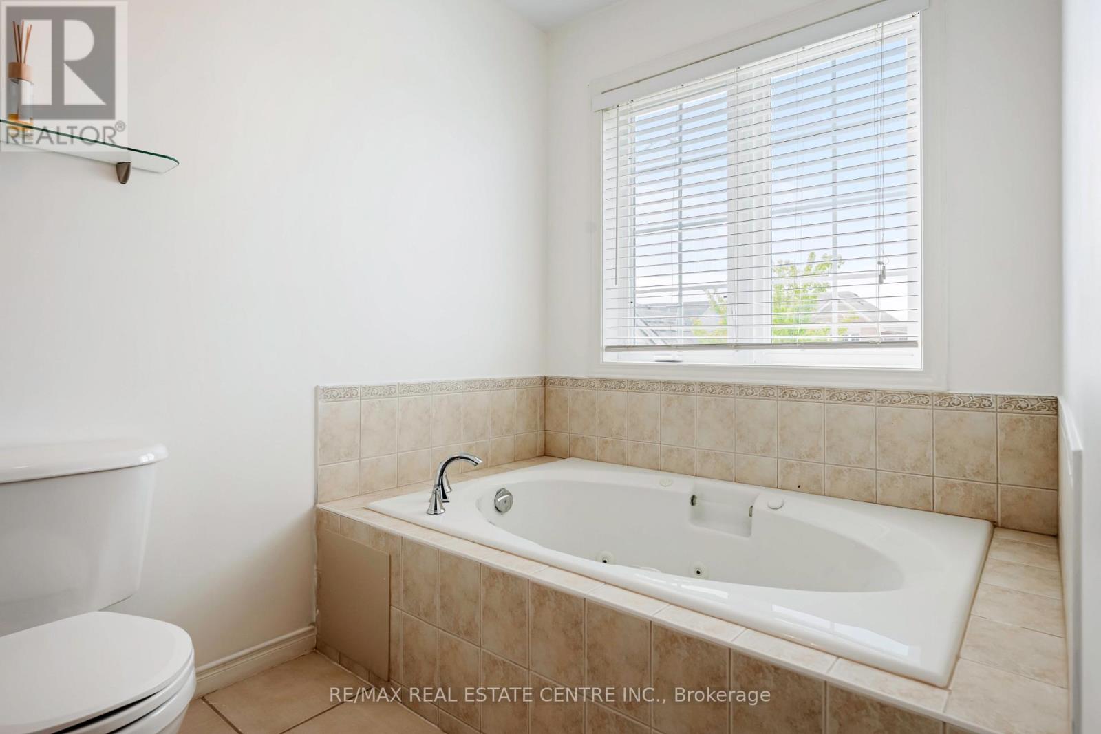 23 CLARKE AVENUE - 37