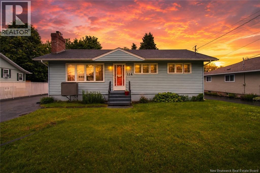 114 Bessborough - 36