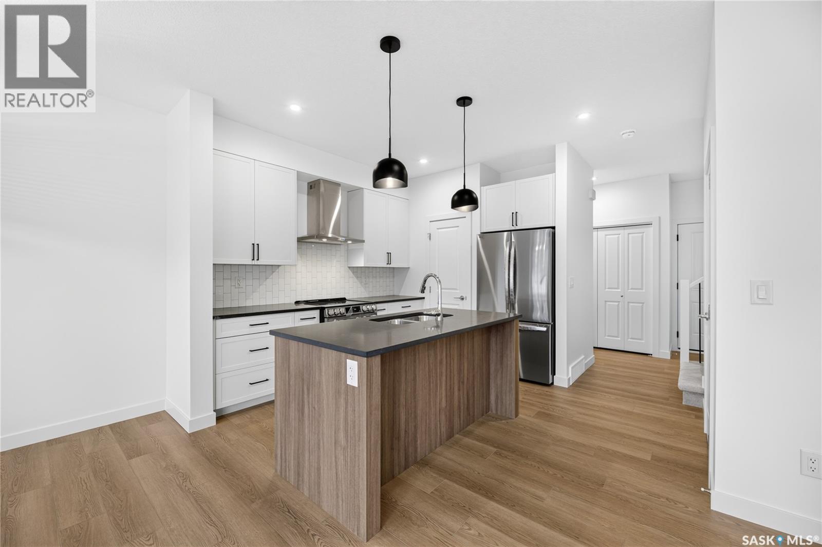 8 830 Brighton BOULEVARD — photo 7