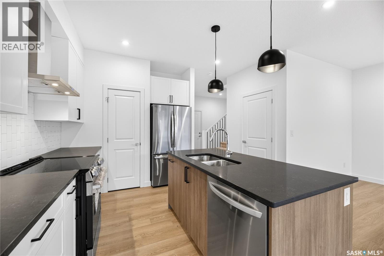 8 830 Brighton BOULEVARD — photo 8