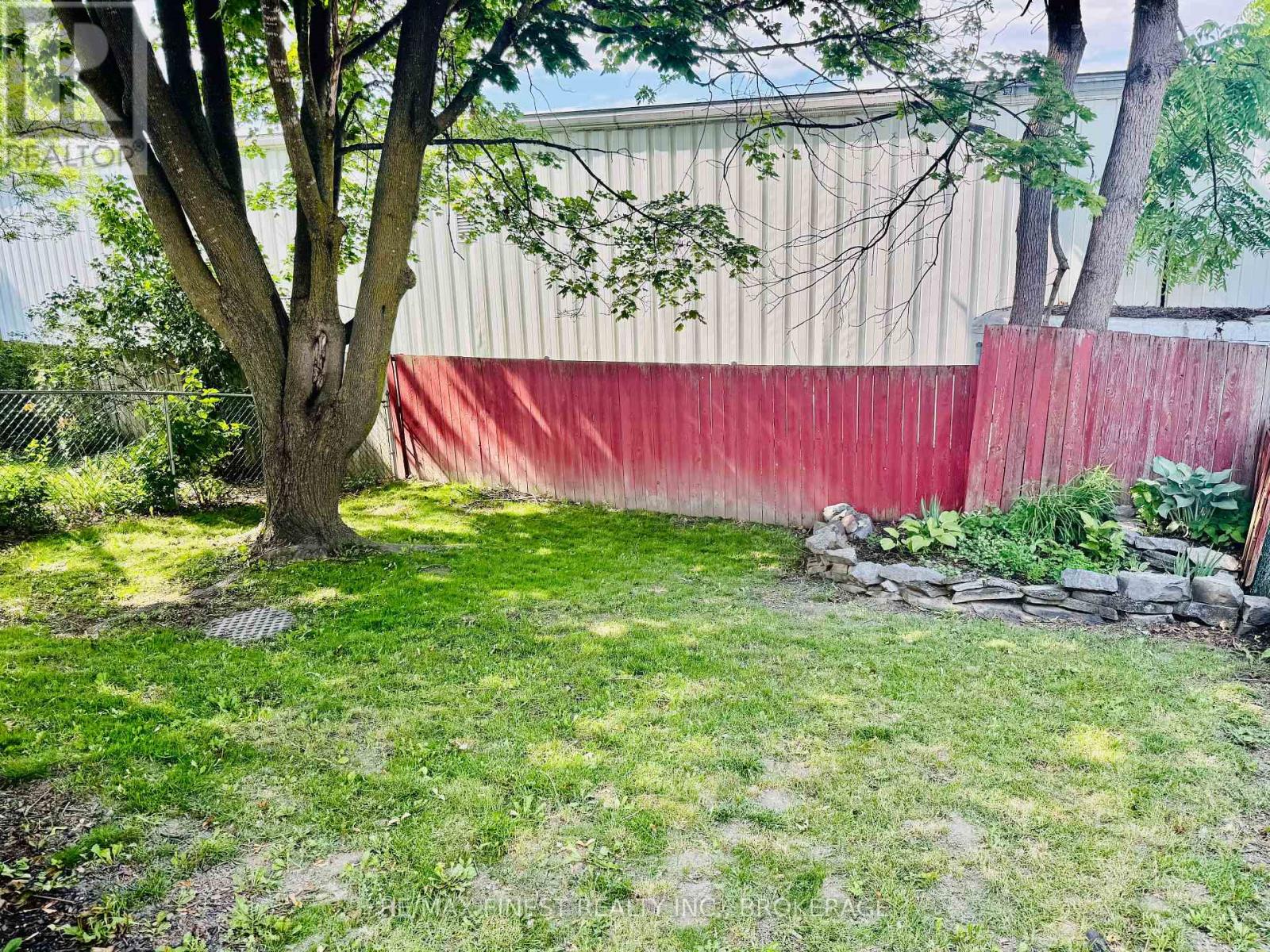 936 KILLARNEY CRESCENT - 22