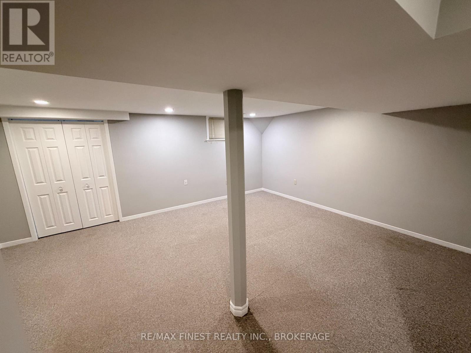 936 KILLARNEY CRESCENT - 16