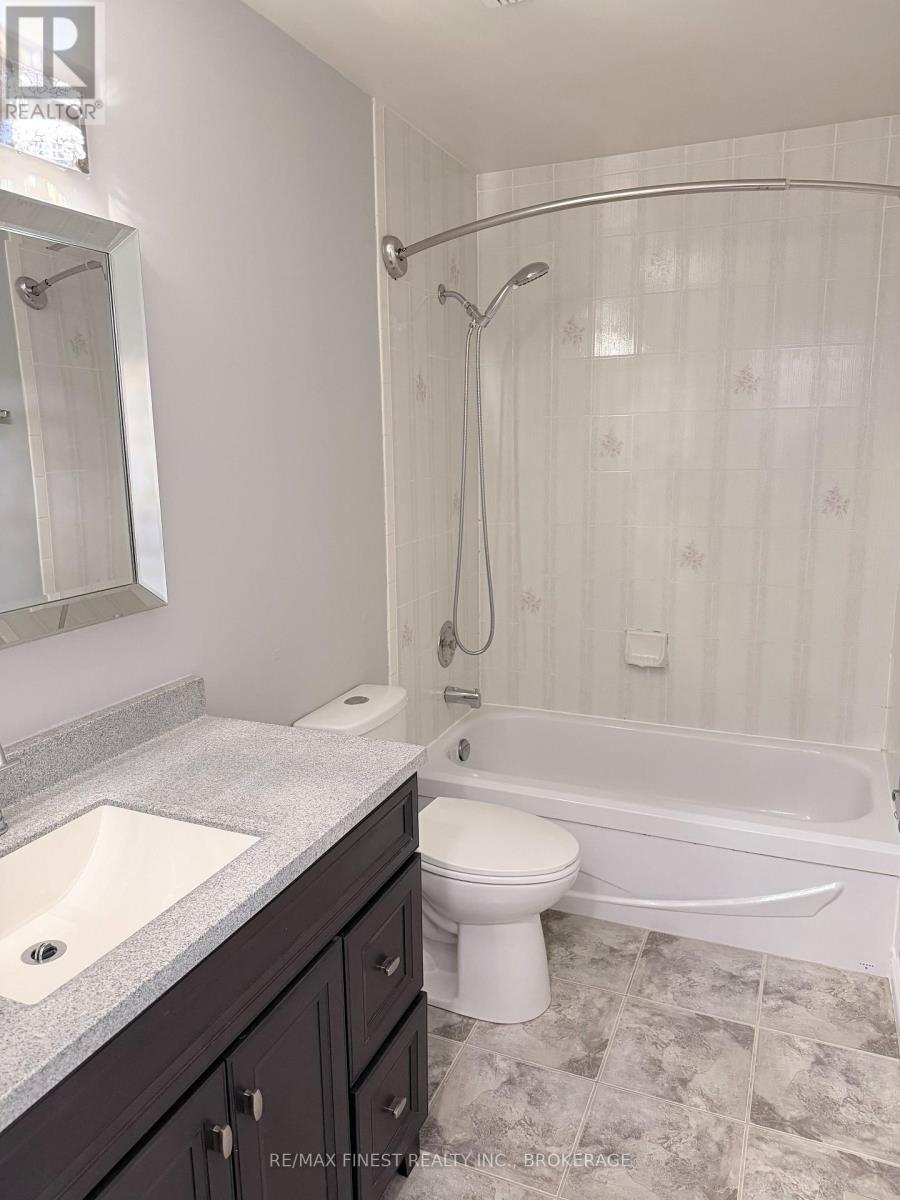 936 KILLARNEY CRESCENT - 13