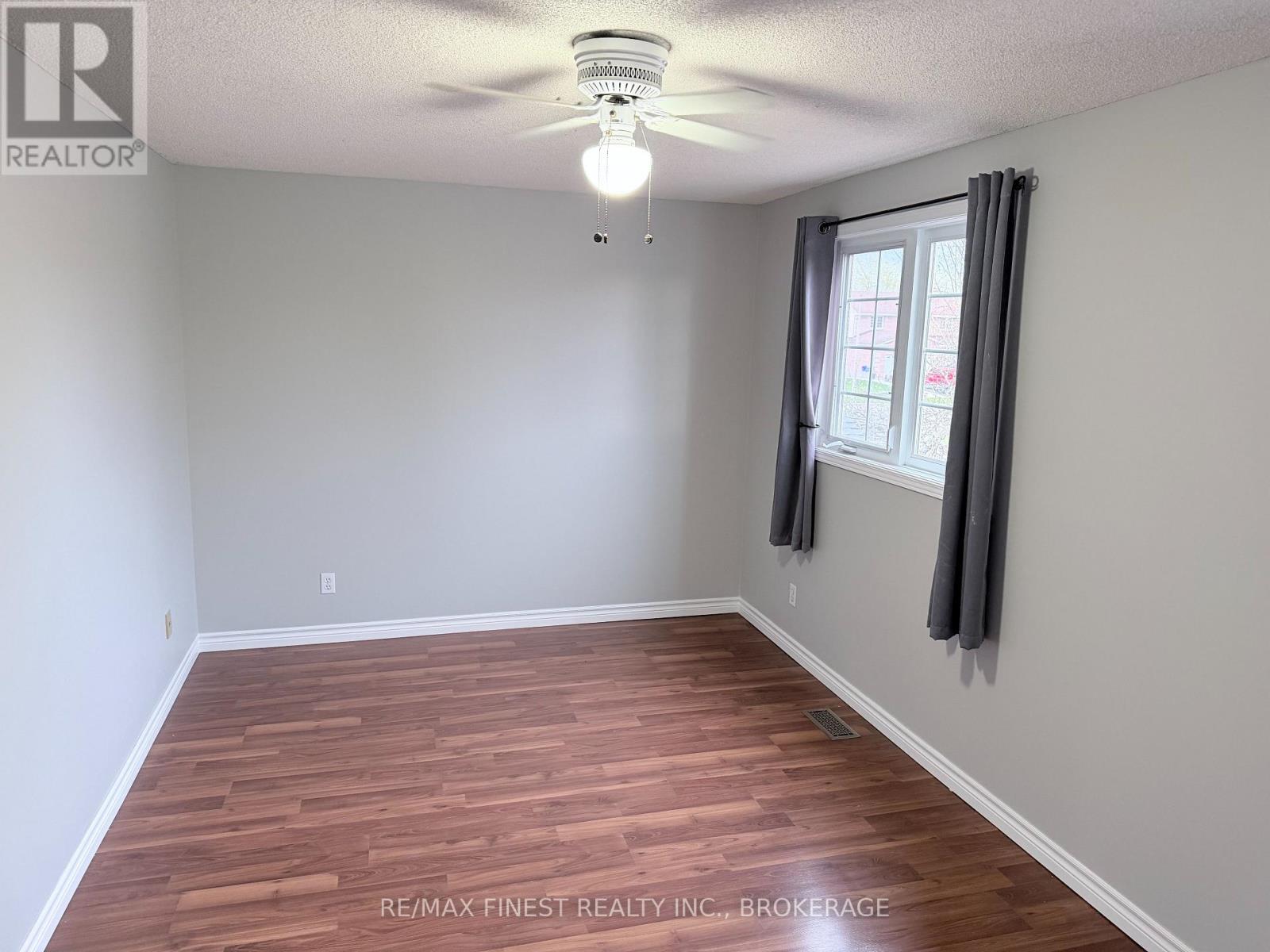 936 KILLARNEY CRESCENT - 12