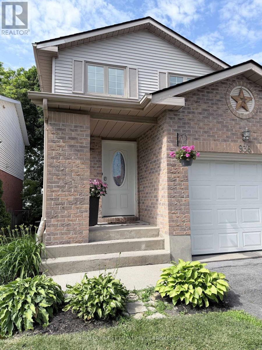 936 KILLARNEY CRESCENT - 2