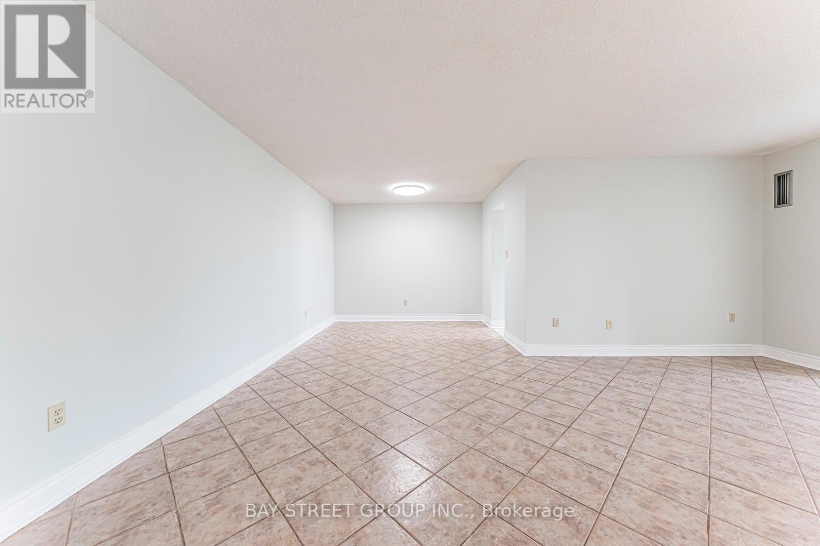 #306 10 MALTA AVENUE - Image 15
