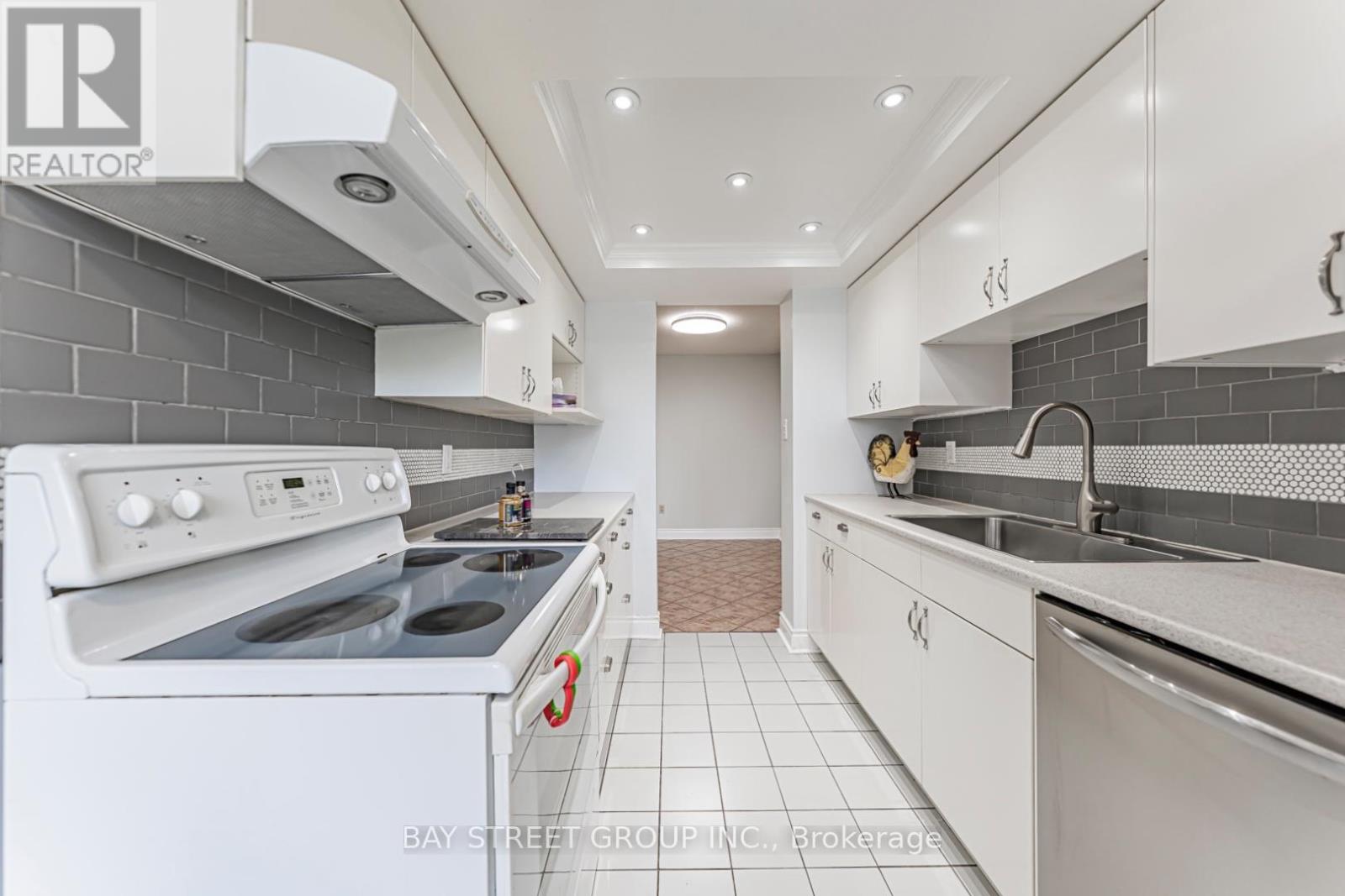#306 10 MALTA AVENUE - Image 24
