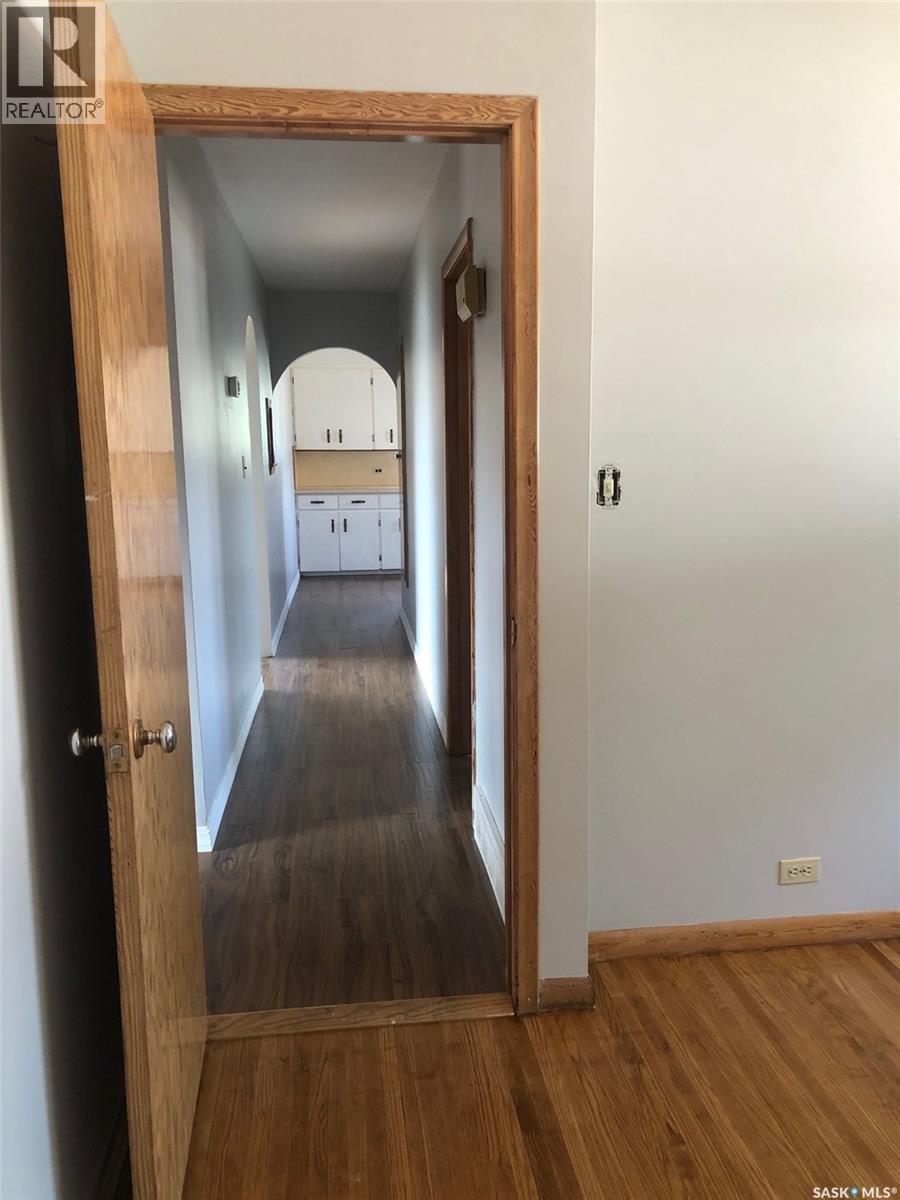 303 Fourth AVENUE E - 18
