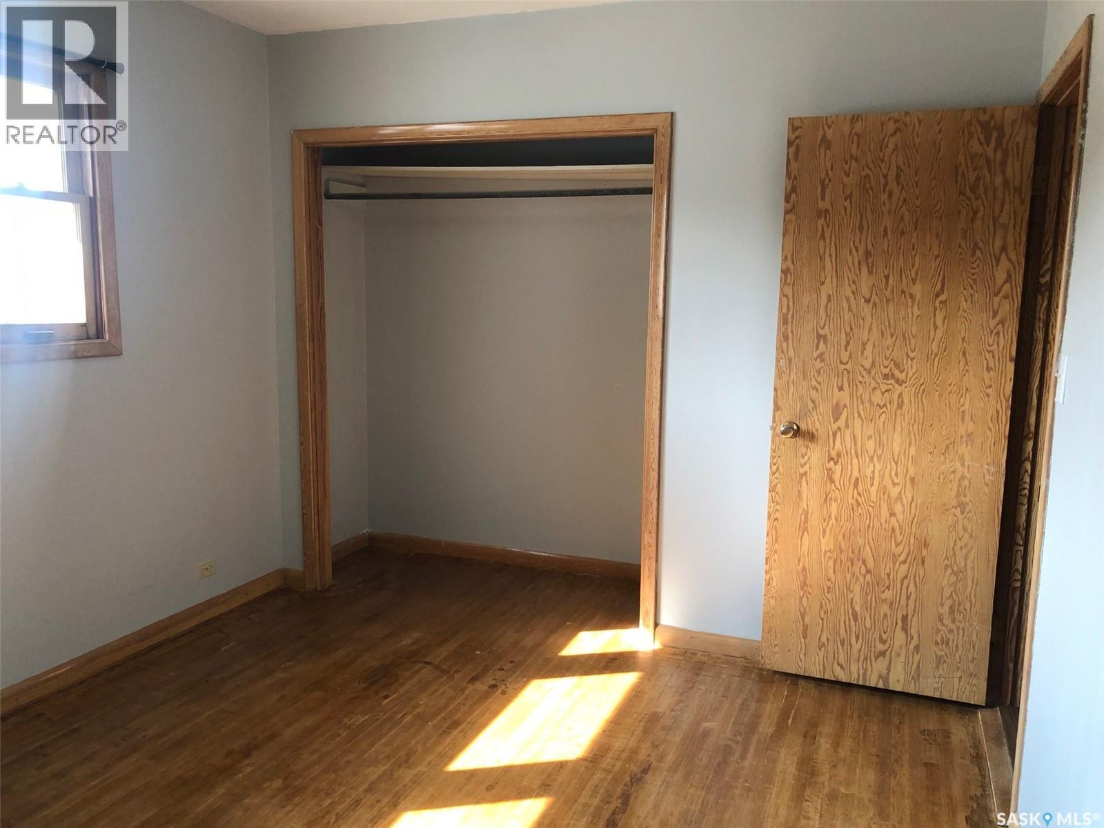 303 Fourth AVENUE E - 26