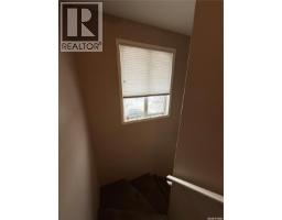 Family room - 4 1795 Clark Avenue, Weyburn, SK S4H3L3 Photo 10