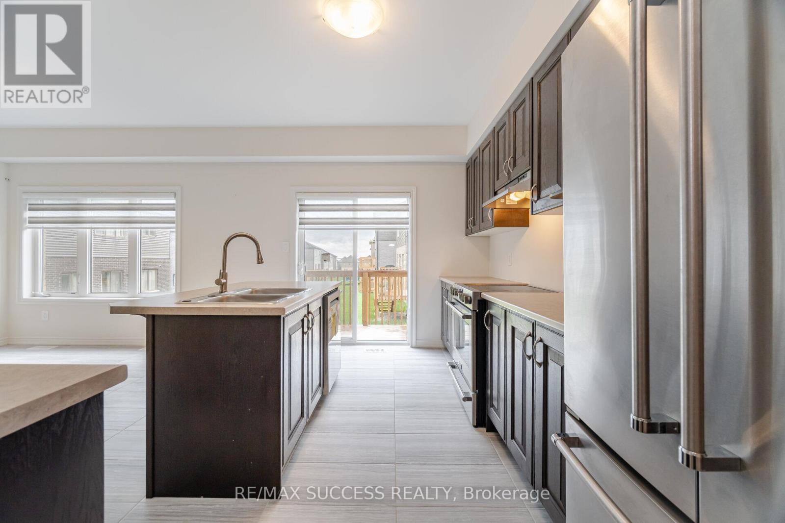 32 GEORGE BRIER DRIVE W - 12