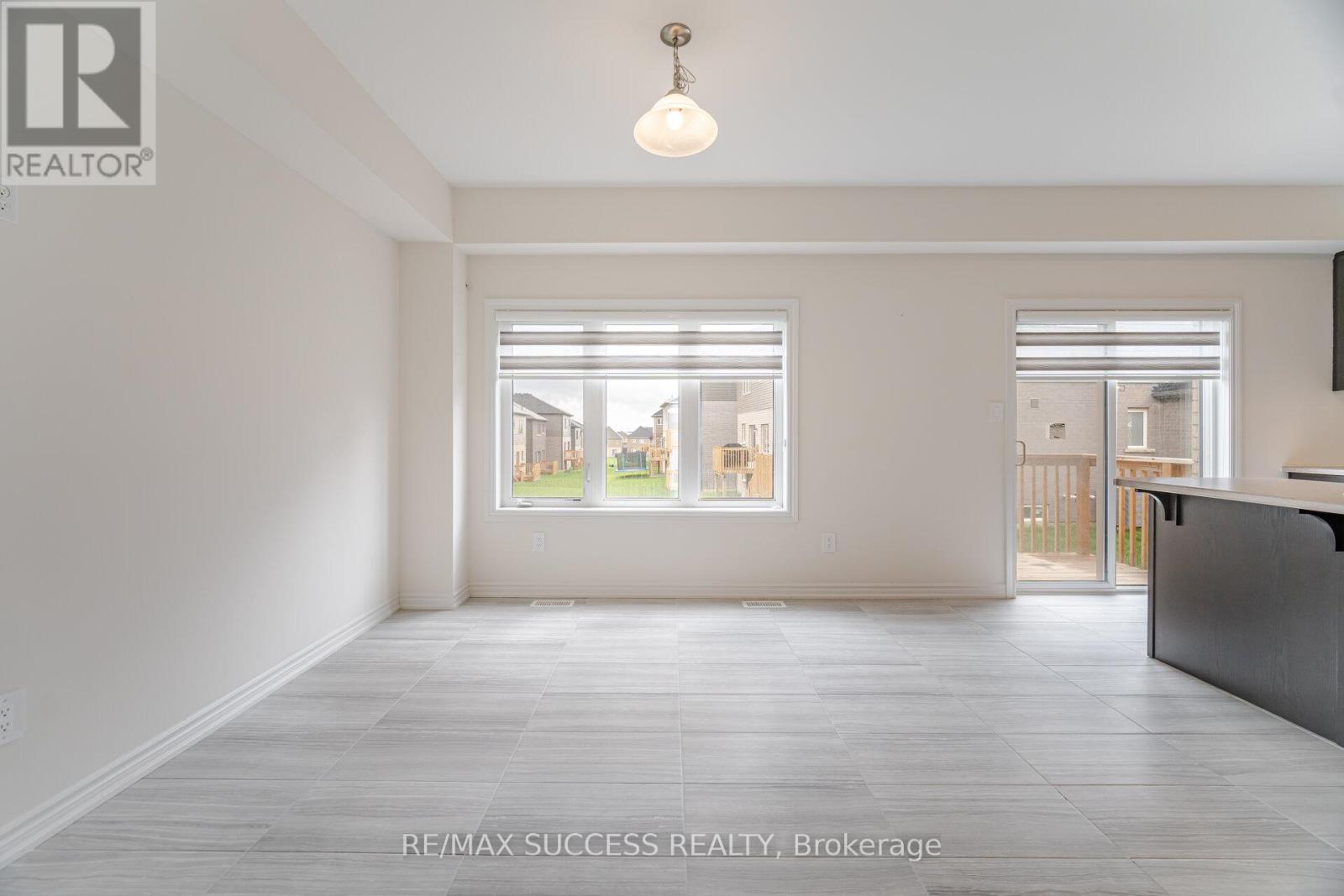 32 GEORGE BRIER DRIVE W - 16