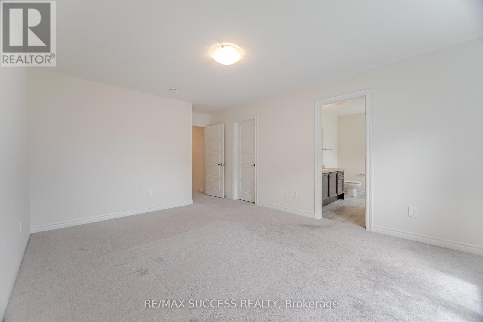 32 GEORGE BRIER DRIVE W - 23