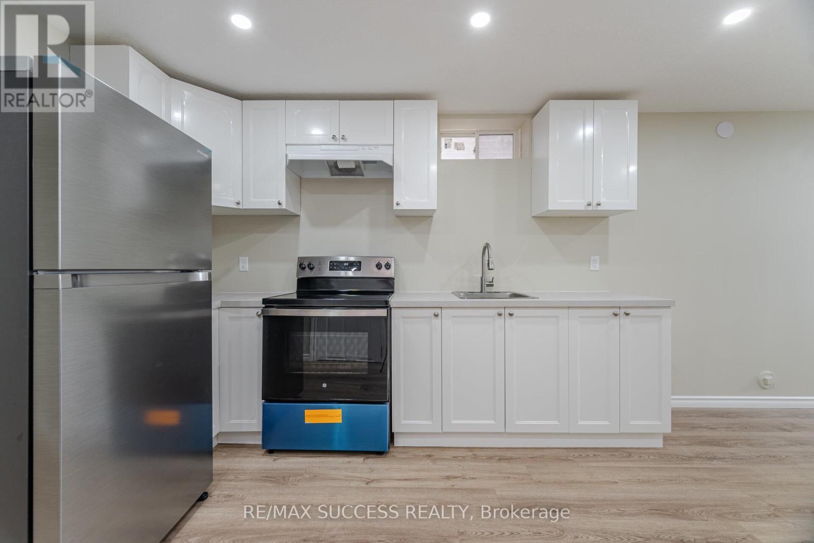 32 GEORGE BRIER DRIVE W - 37