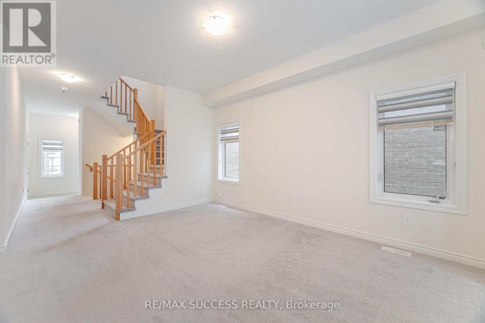32 GEORGE BRIER DRIVE W - 6