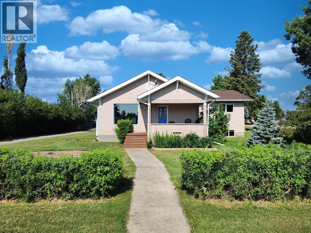 4813 4 Street W - 1