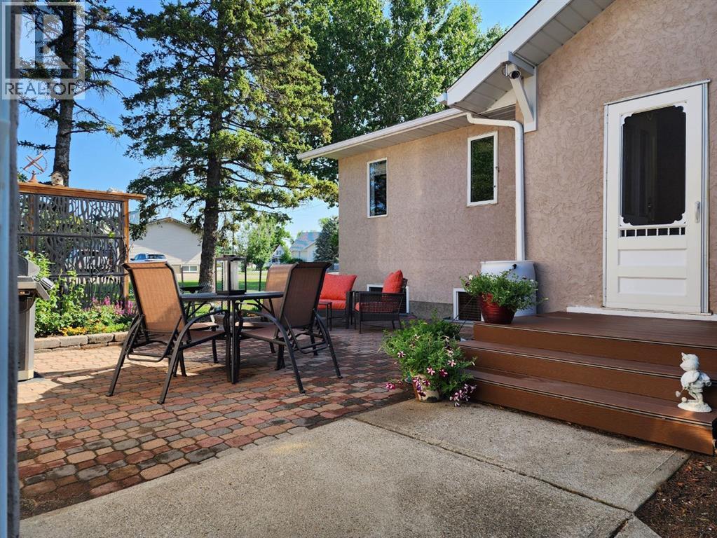4813 4 Street W - 31