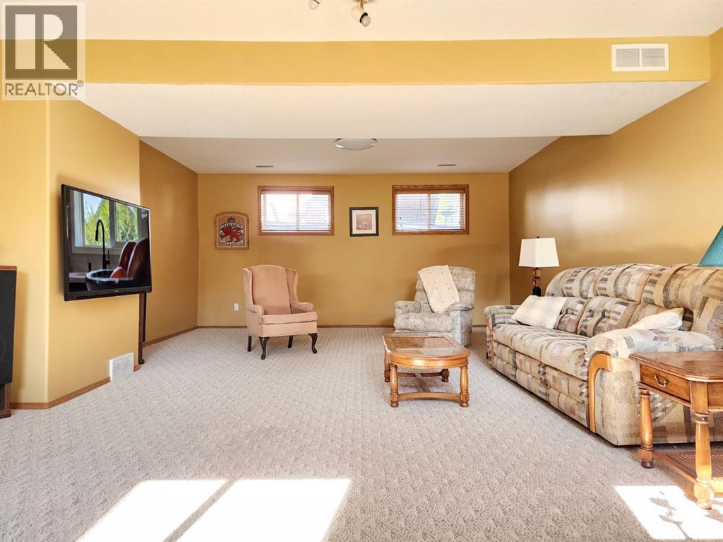 4813 4 Street W - 30