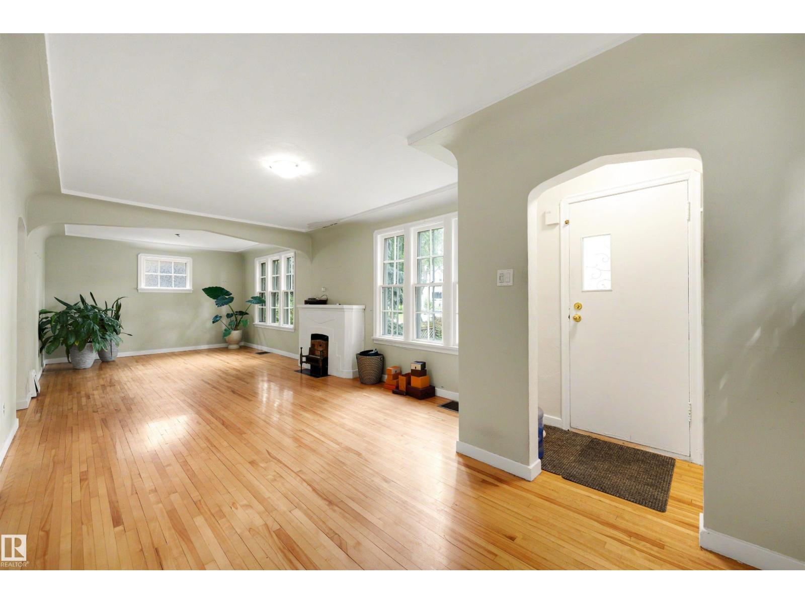 10612 127 ST NW - 10