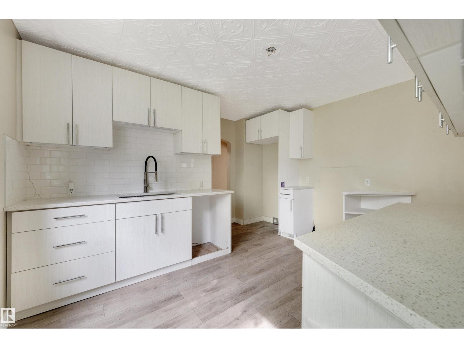 10612 127 ST NW - 15