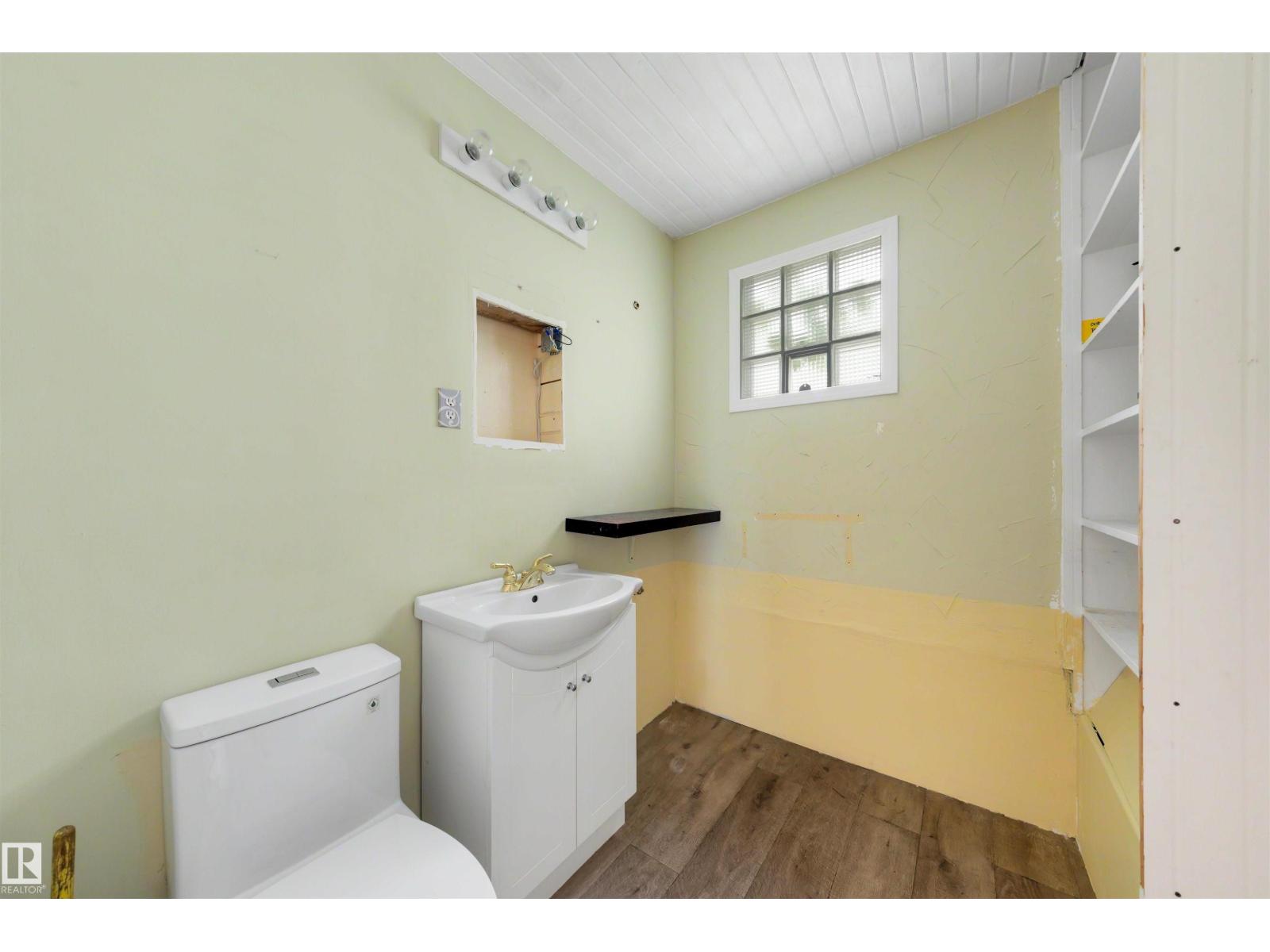 10612 127 ST NW - 18