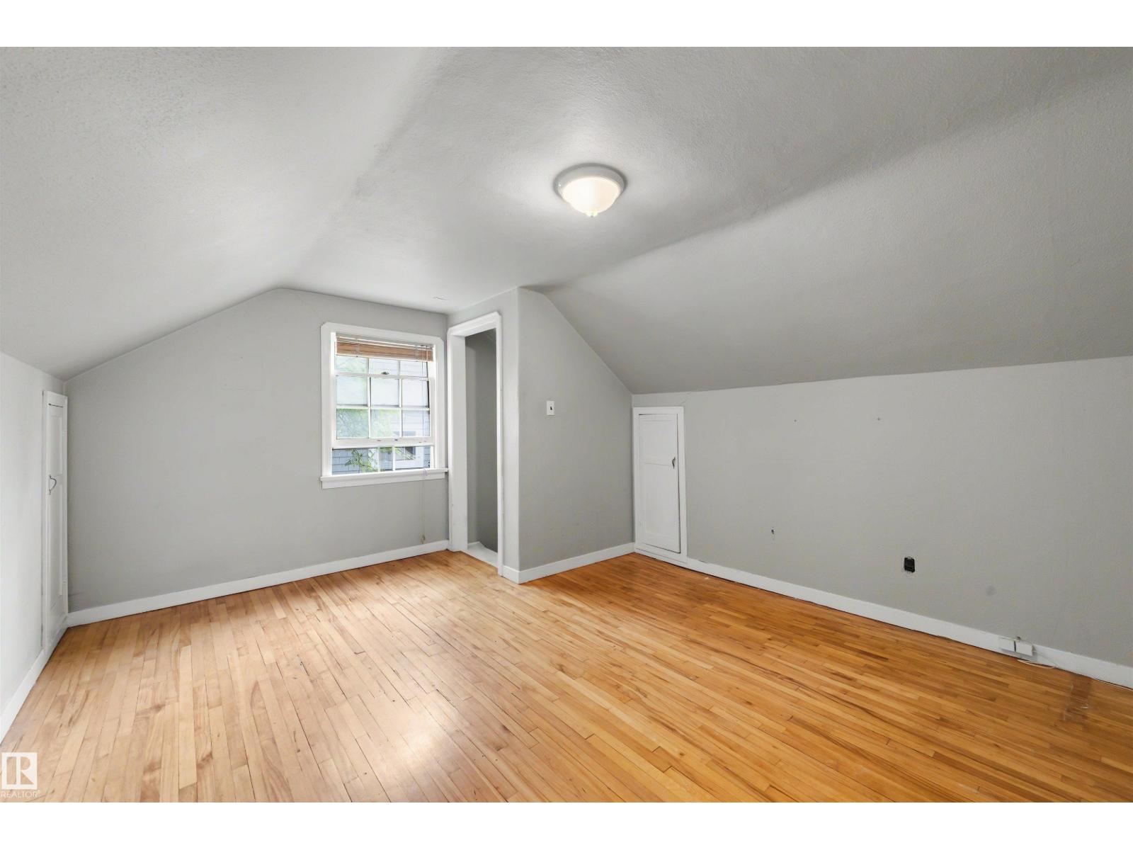 10612 127 ST NW - 22