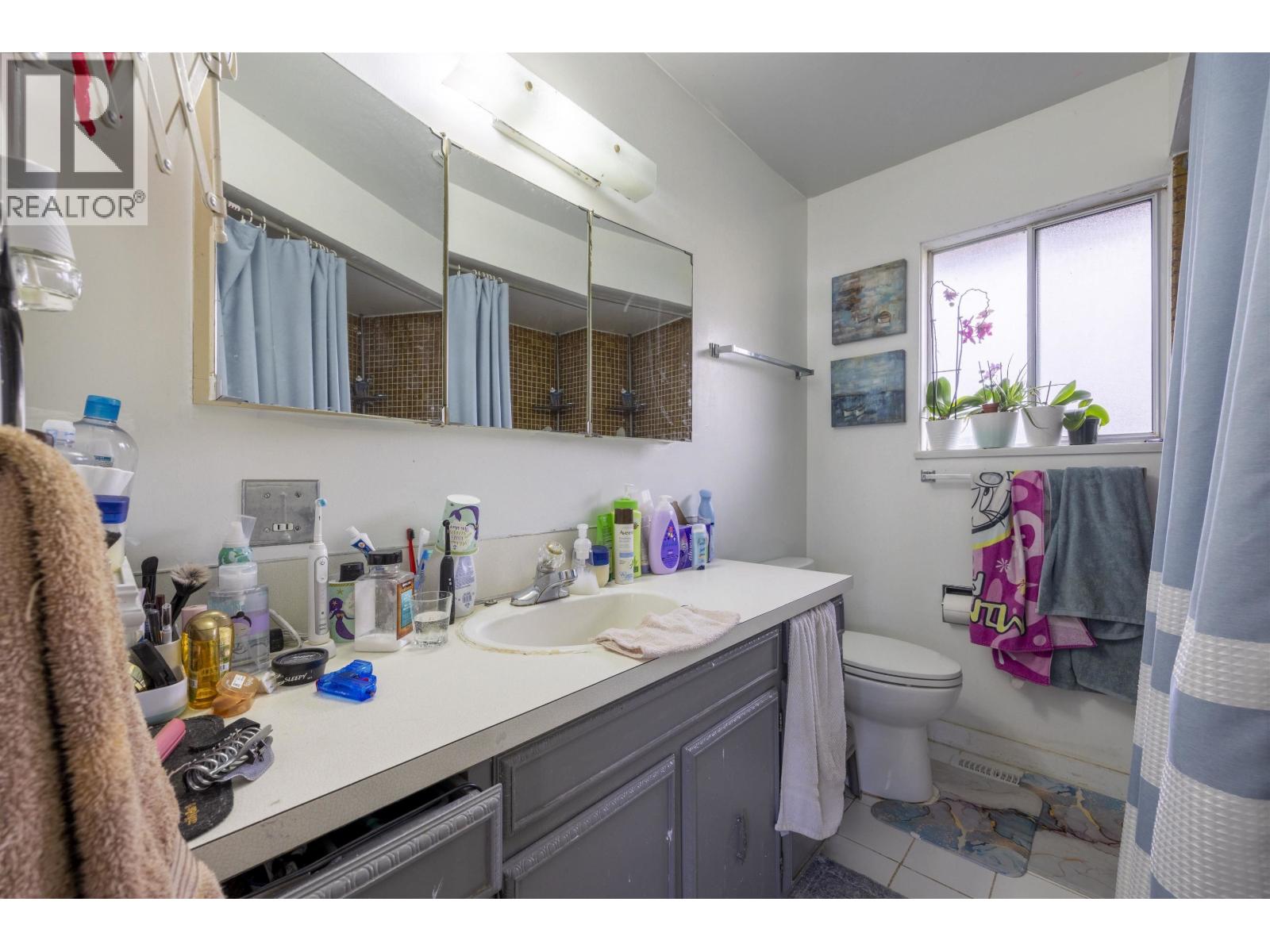 5555 WALLACE Road, Richmond