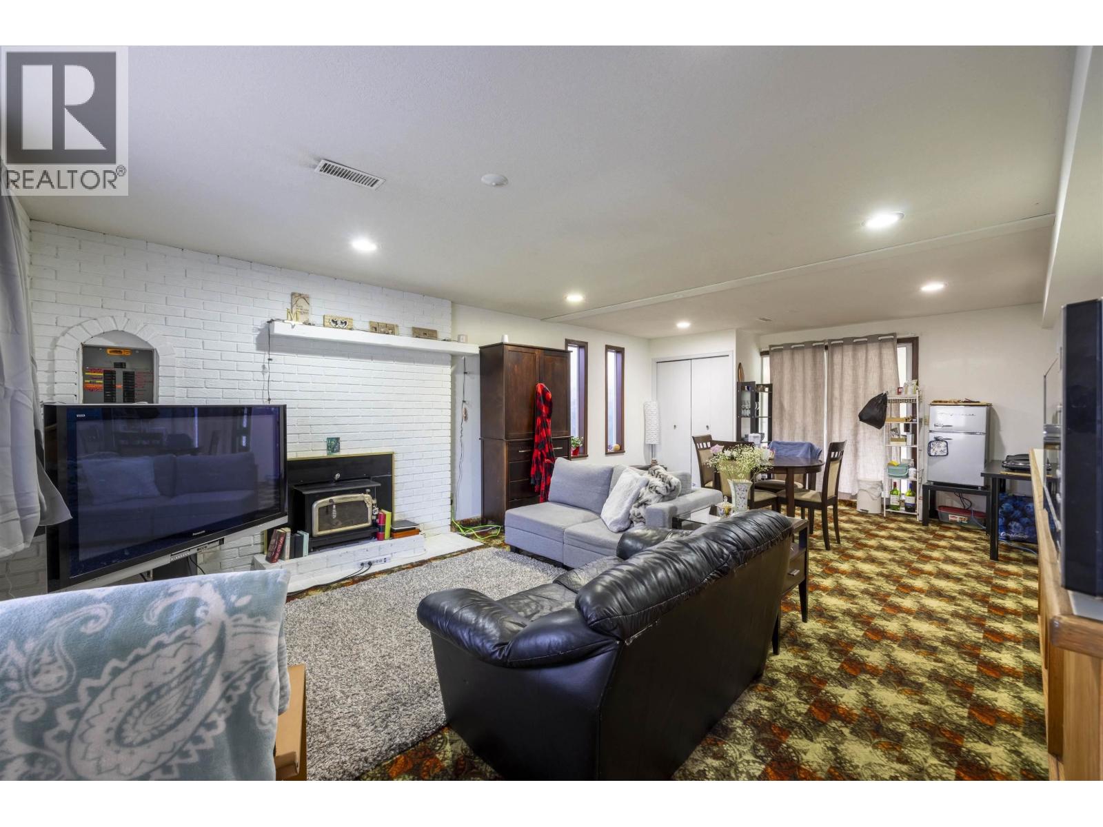 5555 WALLACE Road, Richmond