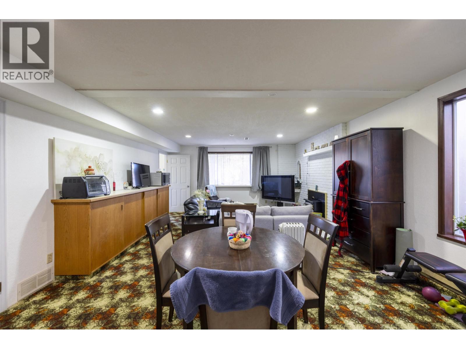 5555 WALLACE Road, Richmond