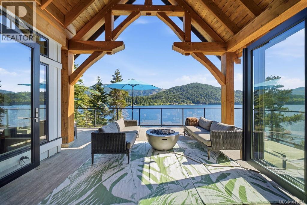 8898 Palmer Way, Lake Cowichan