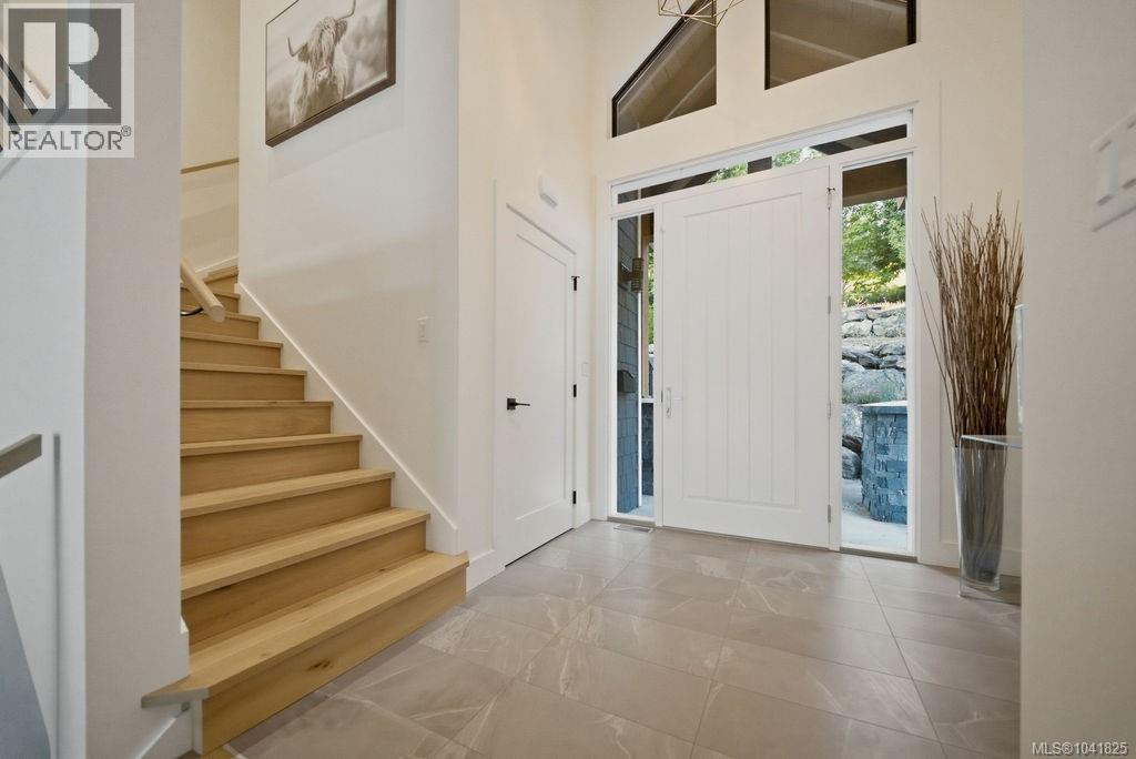 8898 Palmer Way, Lake Cowichan