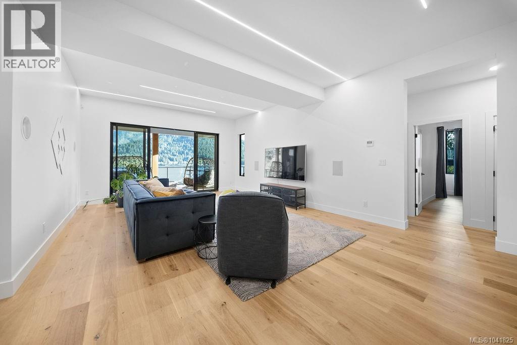 8898 Palmer Way, Lake Cowichan
