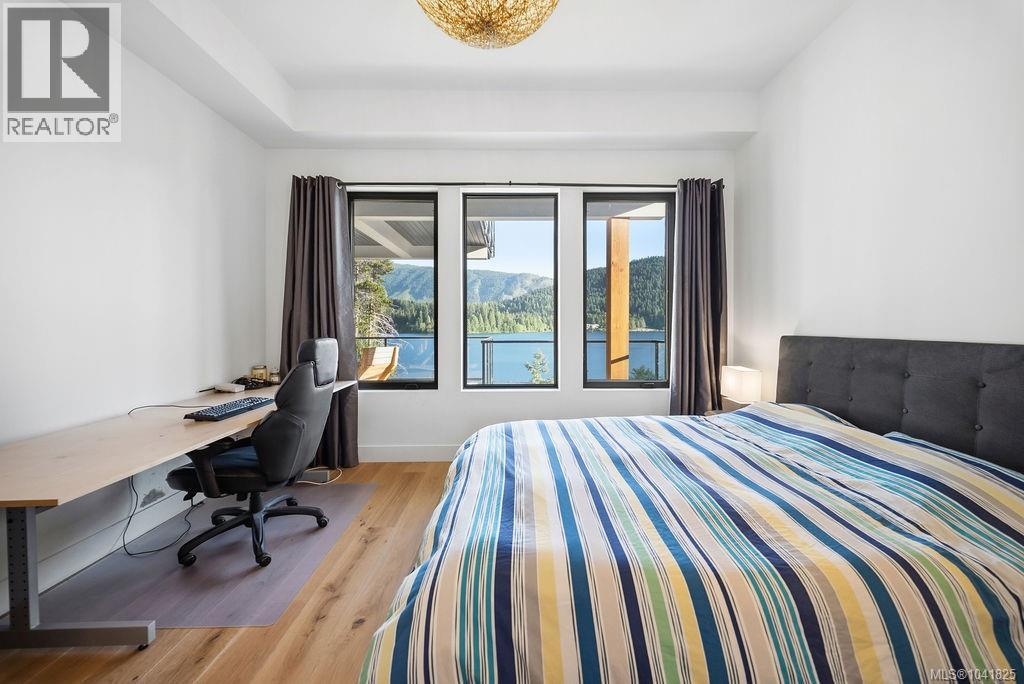 8898 Palmer Way, Lake Cowichan
