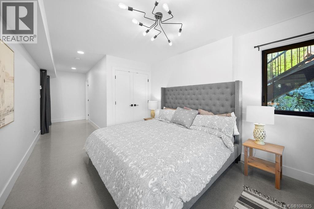 8898 Palmer Way, Lake Cowichan