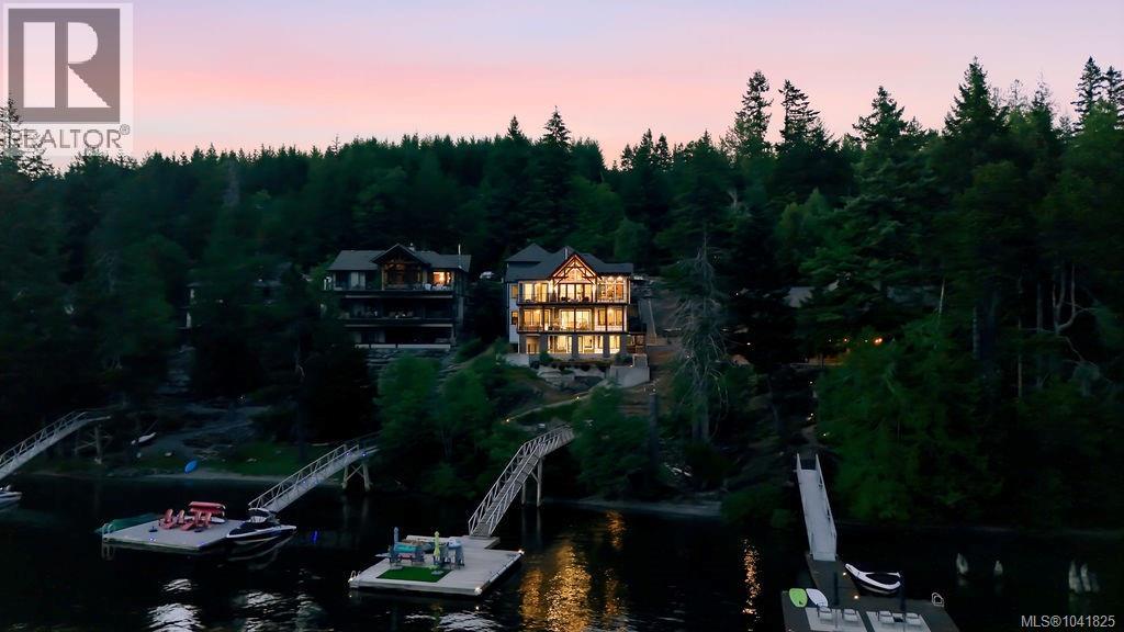 8898 Palmer Way, Lake Cowichan