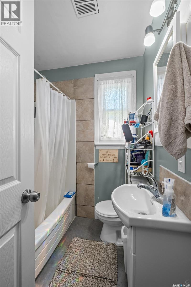 339 15th STREET W - 13