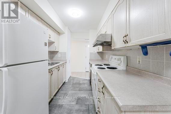 #204 52 SIDNEY BELSEY CRESCENT - 8