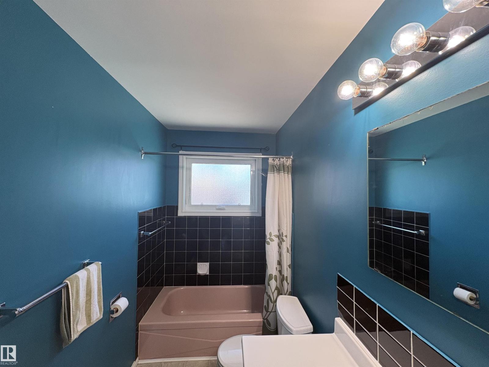 13032 90 ST NW - 18