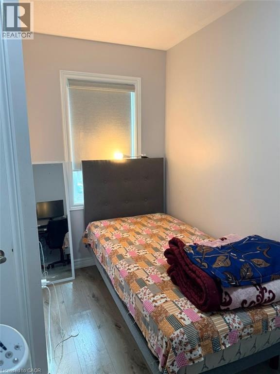 770 LINDEN Drive — photo 3