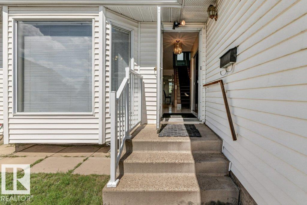 16524 99 ST NW - 6